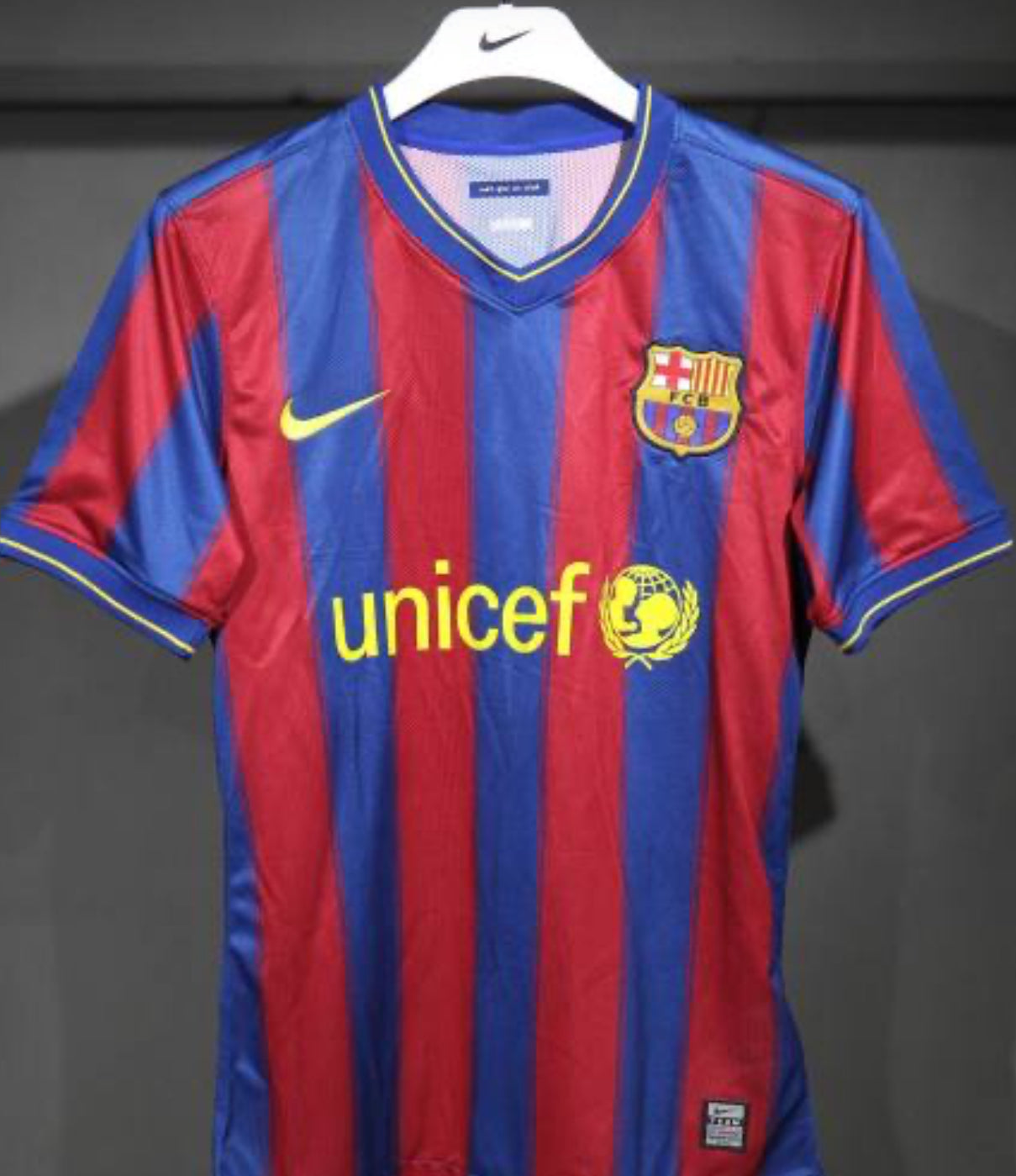 09-10 Barcelona Home Retro Jersey Player Edition