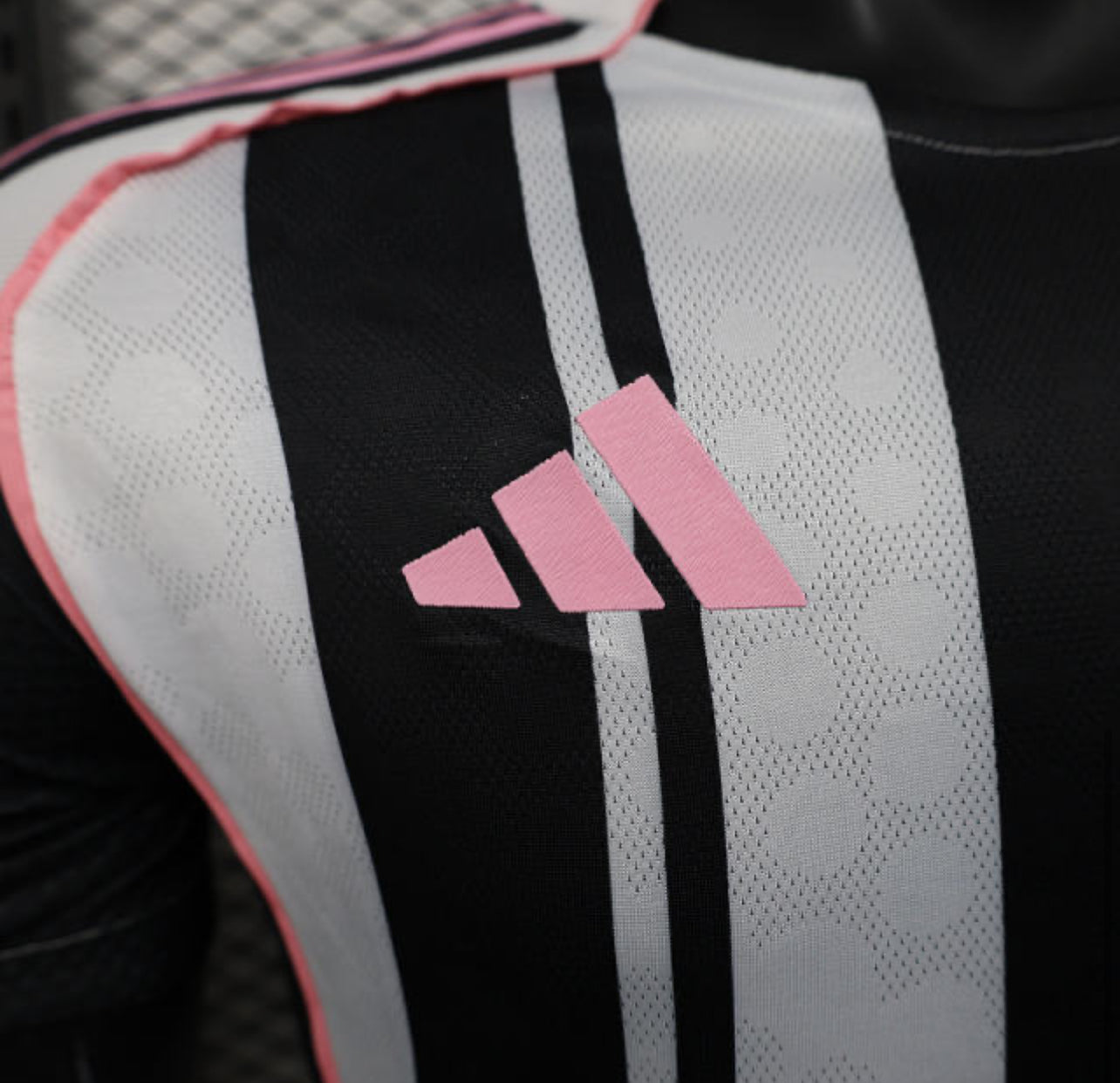 25-26 Juventus Home Soccer Jersey Player Version